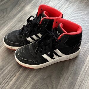 adidas Kids size 2 Black & Red High-Top Sneakers